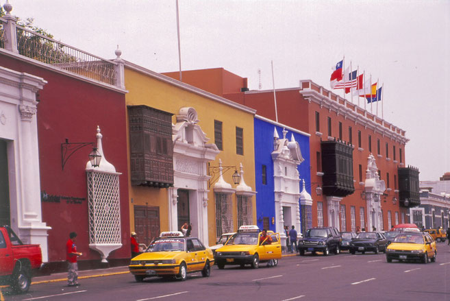Trujillo im Norden Perus ist eine äusserst sympathische Stadt und farbenfroh dazu