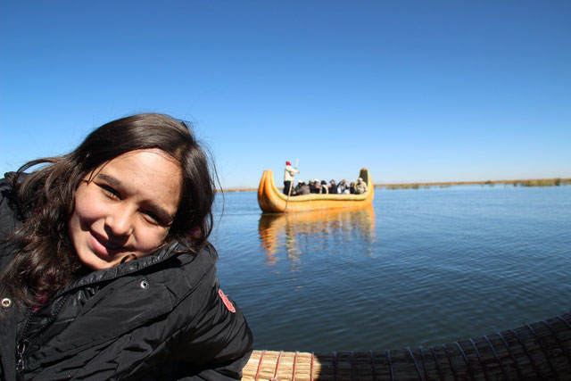 Reisen mit Kindern in Peru, hier auf dem Titicacasee!