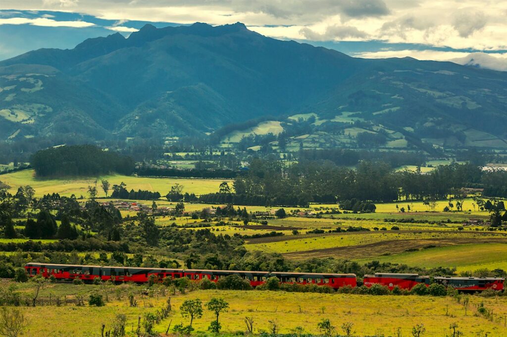 Eisenbahnfahren im Tren Crucero durch Ecuador, durch das Tal der Vulkane, Foto: Tren Ecuador
