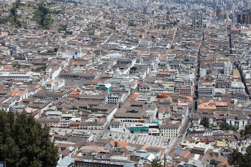 Der Blick auf Quitos Altstadt beeindruckt