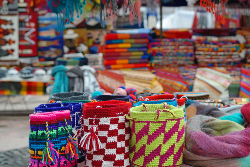 Otavalo Markt: Kunsthandwerk in Hülle und Fülle