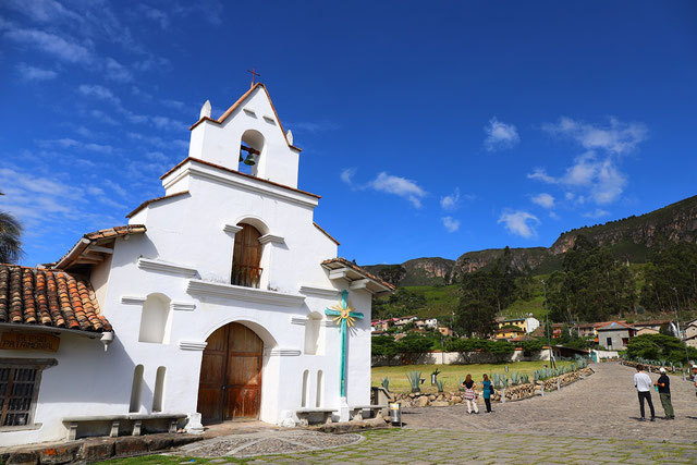 Ecuadors Süden: die Kirche von Susudel