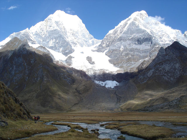 Rund um die Cordillera Huayhuash - Mächtige Eisriesen der Cordillera Blanca - Foto: Richard Saraya